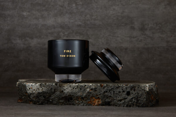 נר טום דיקסון שחור קטן- Tom Dixon black candle